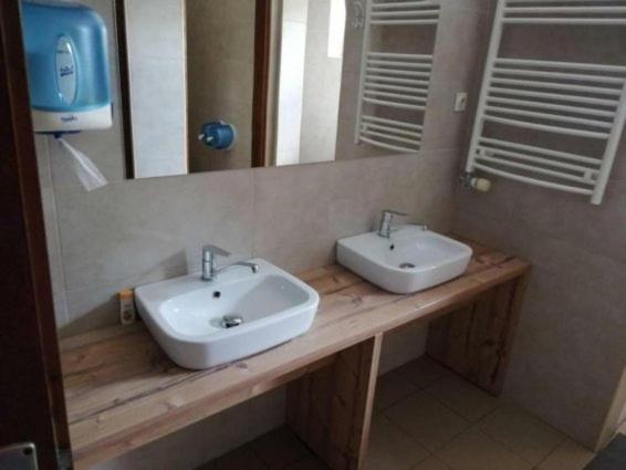 Planinski Dom Gore Aparthotel Dol pri Hrastniku Esterno foto